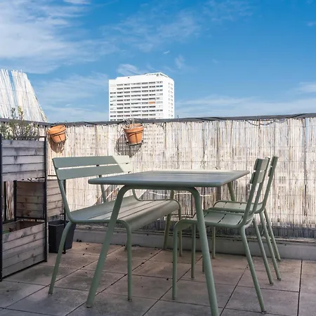 Breathtaking 2bd Roof-top Patio 19e! * 파리