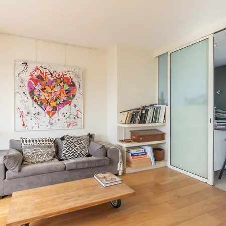 Breathtaking 2bd Roof-top Patio 19e!