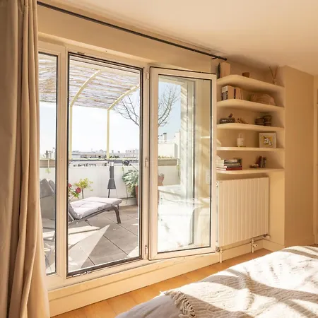 Breathtaking 2bd Roof-top Patio 19e! Apartment Paris