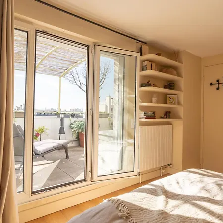 Breathtaking 2bd Roof-top Patio 19e! * Paris