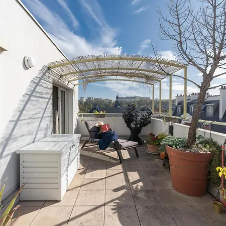 Breathtaking 2bd Roof-top Patio 19e! *