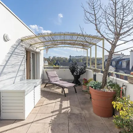 Breathtaking 2bd Roof-top Patio 19e! * Paris