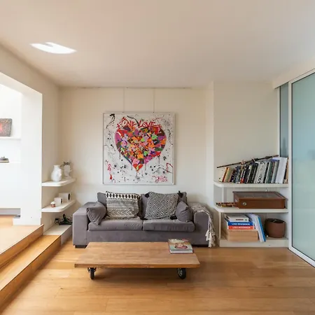 Breathtaking 2bd Roof-top Patio 19e!