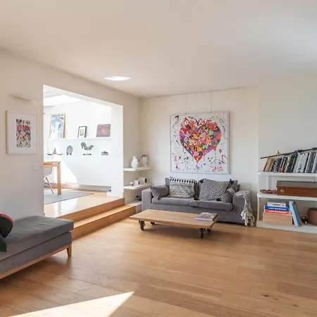 Breathtaking 2bd Roof-top Patio 19e! Paris