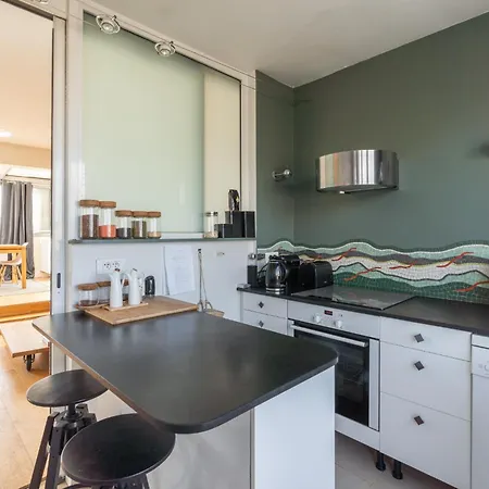 Breathtaking 2bd Roof-top Patio 19e! *