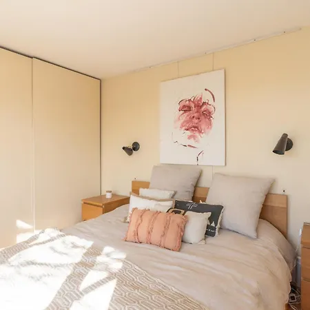 Breathtaking 2bd Roof-top Patio 19e! *