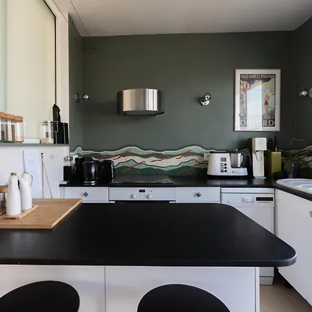 Breathtaking 2bd Roof-top Patio 19e! パリ