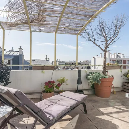 Breathtaking 2bd Roof-top Patio 19e! * Paris