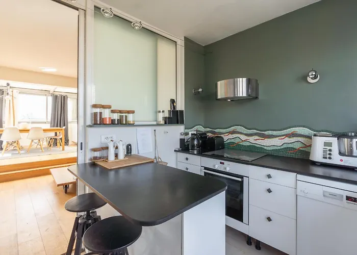 Breathtaking 2bd Roof-top Patio 19e! *