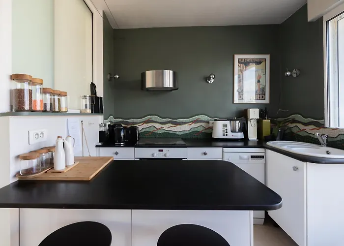 Breathtaking 2bd Roof-top Patio 19e! パリ