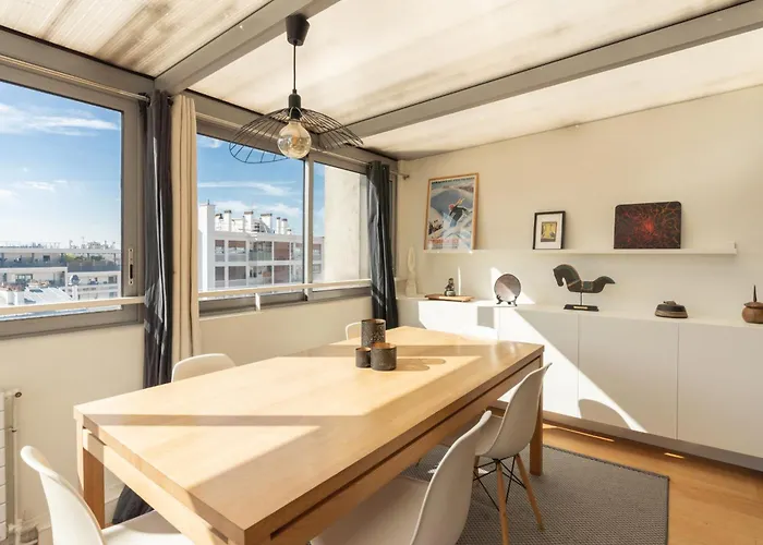 Breathtaking 2bd Roof-top Patio 19e! *