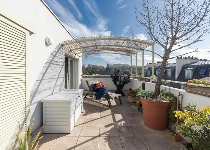 Breathtaking 2bd Roof-top Patio 19e! *